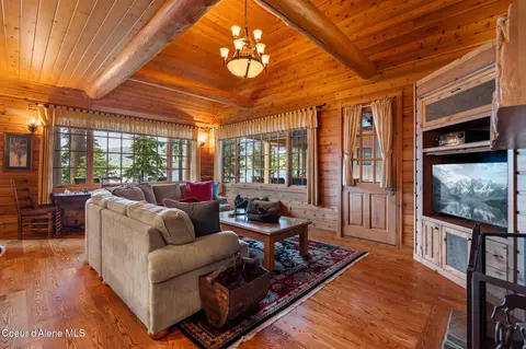 Living - 286 E Canoe Point Rd, Coolin, ID 83821 photo 6 of 9