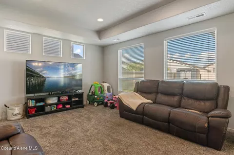 1749 N Minam Loop, Post Falls, ID 83854 photo 16