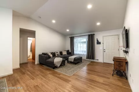 909 E 11th Ave, Post Falls, ID 83854 photo 6