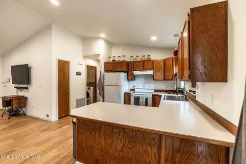 909 E 11th Ave, Post Falls, ID 83854 photo 11