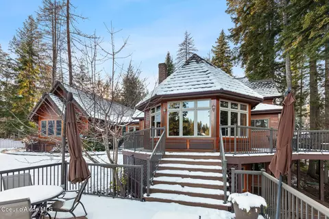11716 N Avondale Loop, Hayden, ID 83835