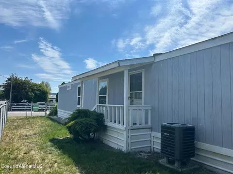 5487 N Burkshire Ave, Coeur D'alene, ID 83815