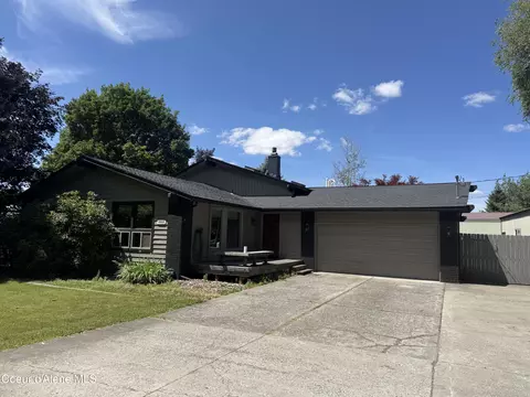 10195 N Maple St, Hayden, ID 83835