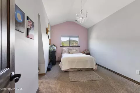 Bedroom - 94 Campbell Point Rd, Laclede, ID 83841 photo 2 of 8