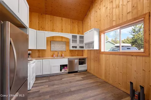 Kitchen - 94 Campbell Point Rd, Laclede, ID 83841 photo 6 of 6
