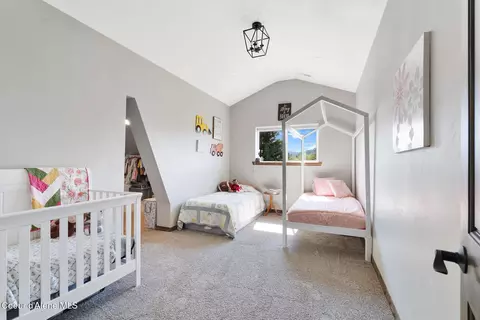 Bedroom - 94 Campbell Point Rd, Laclede, ID 83841 photo 4 of 8