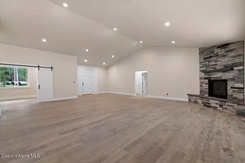 Living - 10233 Bunco Rd, Athol, ID 83801 photo 2 of 4