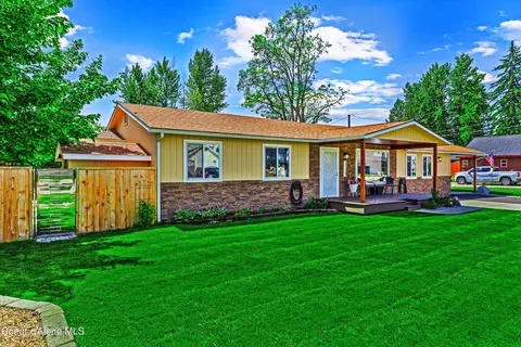 1123 Chestnut St, Sandpoint, ID 83864