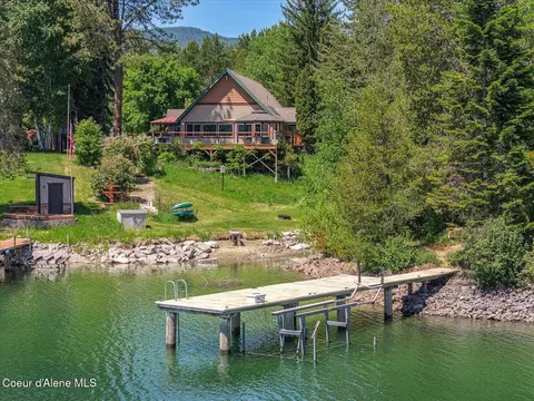 415 Laclede Shores Dr, Laclede, ID 83841