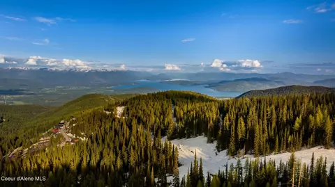 68 Snag Line Ln, Sandpoint, ID 83864