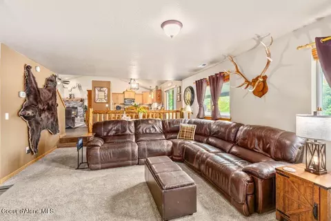 Living - 8558 N Boysenberry Loop, Hayden, ID 83835 photo 2 of 2