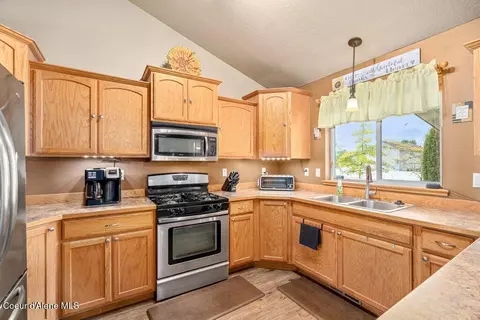 Kitchen - 8558 N Boysenberry Loop, Hayden, ID 83835 photo 1 of 3