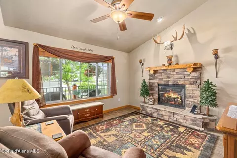 Living - 8558 N Boysenberry Loop, Hayden, ID 83835 photo 1 of 2