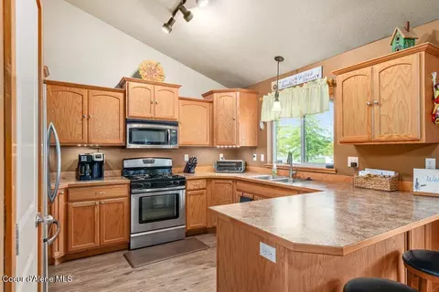 Kitchen - 8558 N Boysenberry Loop, Hayden, ID 83835 photo 2 of 3