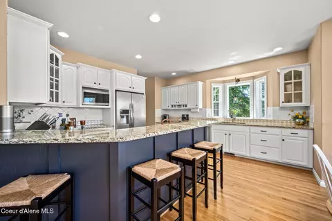 Kitchen - 17536 W Julia Dr, Hauser, ID 83854 photo 1 of 4