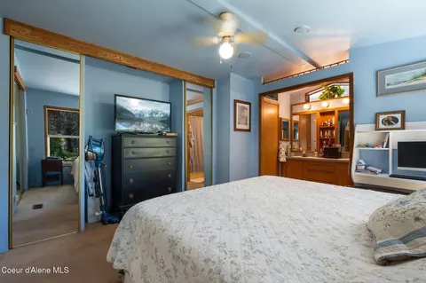 Bedroom - 490 Samuels Rd, Sandpoint, ID 83864 photo 2 of 3