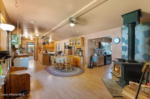Entry Way - 490 Samuels Rd, Sandpoint, ID 83864 photo 1 of 2
