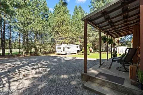 Exterior - 490 Samuels Rd, Sandpoint, ID 83864 photo 4 of 25