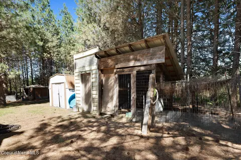 Exterior - 490 Samuels Rd, Sandpoint, ID 83864 photo 12 of 25