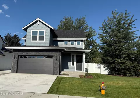 9151 N Raintree Ln, Hayden, ID 83835