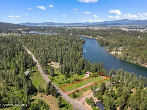 9073 W Riverview Dr, Coeur D'alene, ID 83814