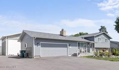 9670 N Meadow Way, Hayden, ID 83835