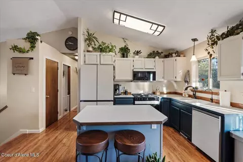 Kitchen - 700 E Tiger Ave, Post Falls, ID 83854 photo 1 of 2