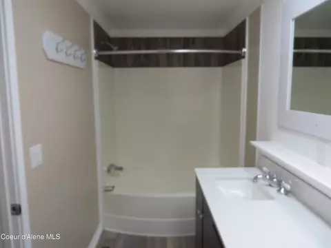 Bath - 4879 E 16th Ave # 19, Post Falls, ID 83854 photo 1 of 3