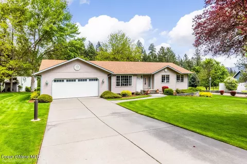 8416 N Haye Ln, Newman Lake, WA 99025
