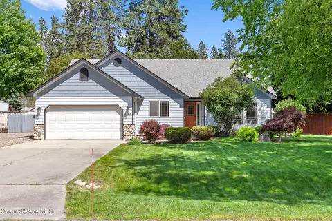 9488 N Finucane Dr, Hayden, ID 83835