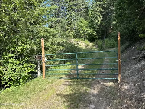 392 Dominic Ln, Kingston, ID 83839 photo 2