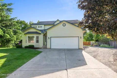 8393 N Cloverleaf Dr, Hayden, ID 83835