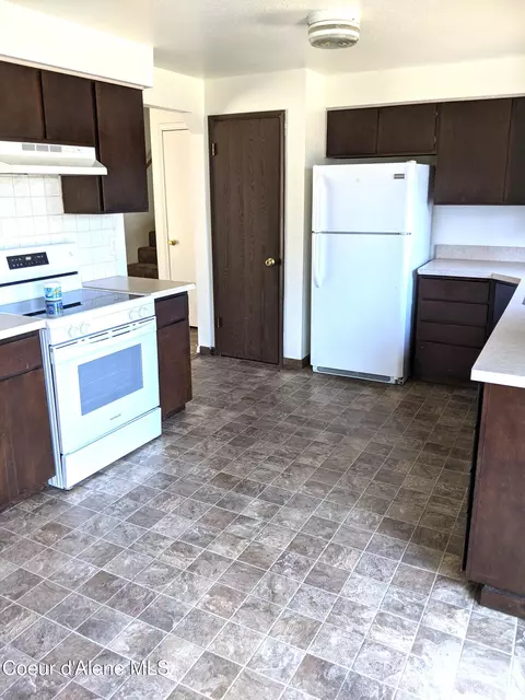 Kitchen - 5056 E Royal Dr, Post Falls, ID 83854 photo 1 of 2