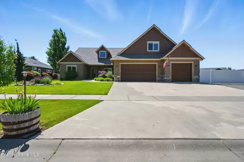 6984 W Blacktail Ave, Rathdrum, ID 83858