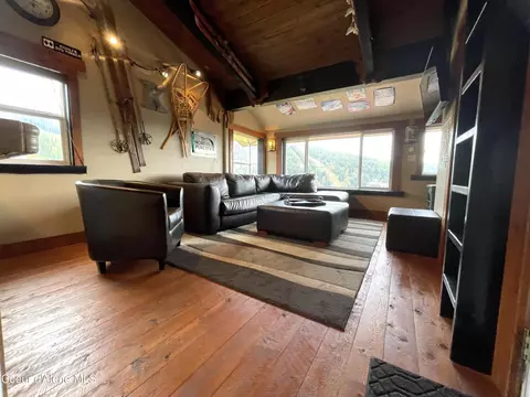 216 Mogul Hill Rd #1, Sandpoint, ID 83864