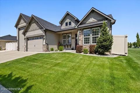 3265 E Galway Cir, Post Falls, ID 83854