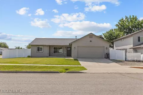 1601 N Summer Rose St, Post Falls, ID 83854