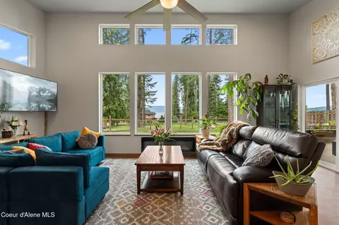 Living - 55 Sunray Dr, Hope, ID 83836 photo 3 of 4