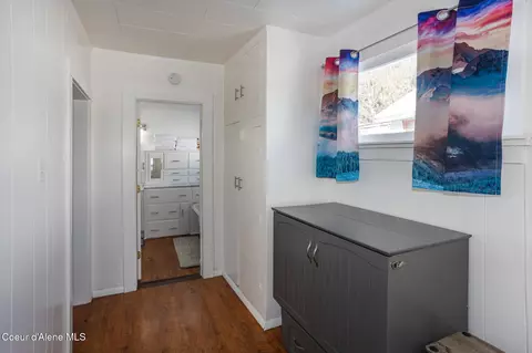 Entry Way - 608 Hill St, Kellogg, ID 83837 photo 1 of 2