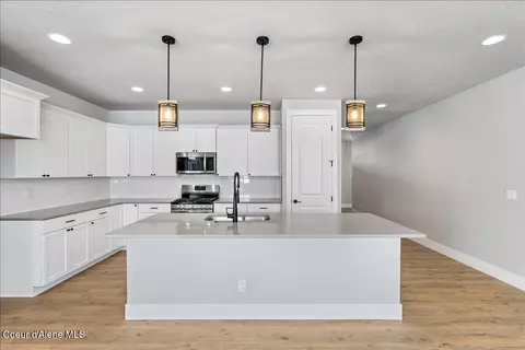 Kitchen - 3510 N Cyprus Fox Lp Lp, Post Falls, ID 83854 photo 2 of 2