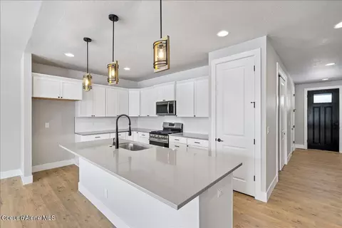 Kitchen - 3510 N Cyprus Fox Lp Lp, Post Falls, ID 83854 photo 1 of 2