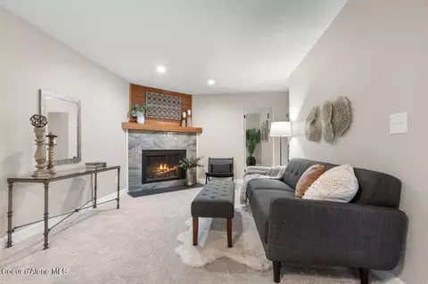 21515 N Village Blvd # 2, Rathdrum, ID 83858