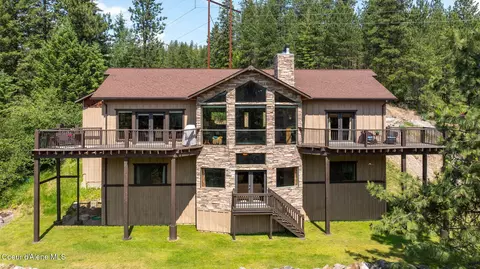 602 Country Club Ln, Pinehurst, ID 83850