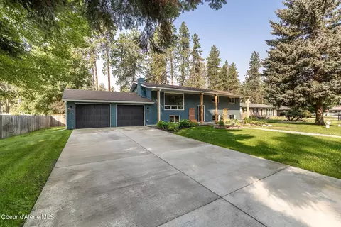 4144 E Woodland Dr, Post Falls, ID 83854