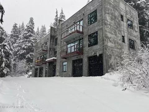 677 Telemark Rd #1, Sandpoint, ID 83864