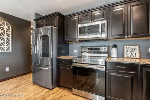 Kitchen - 603 Schneiders Rd, Sagle, ID 83860 photo 2 of 4