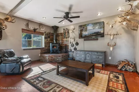 Living - 603 Schneiders Rd, Sagle, ID 83860 photo 2 of 4
