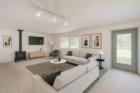 165 Meadowlark Dr, Sagle, ID 83860