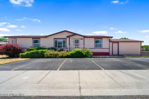 2192 W Yorkshire Ave, Coeur D'alene, ID 83815