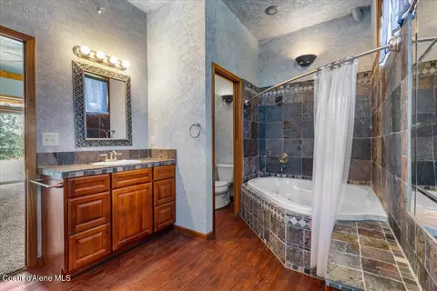 Bath - 5239 E Dodd Rd, Hayden, ID 83835 photo 1 of 7